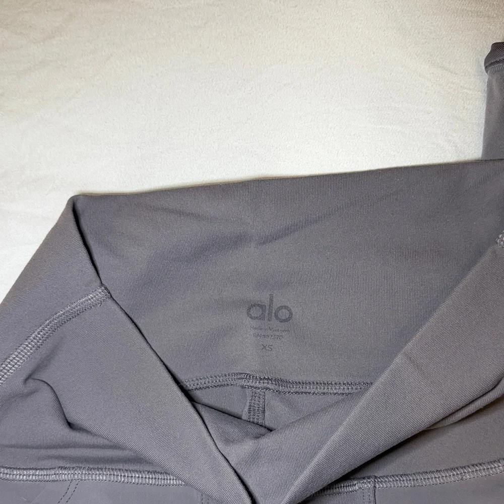 ALO Yoga Gray Leggings and Top Set - Picture 5 of 8
